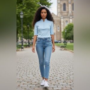 N.VO performance women’s golf top size XS, powder blue, new with tags